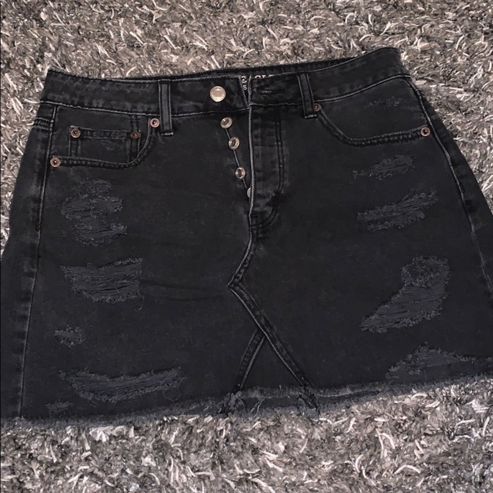 Never worn!!!